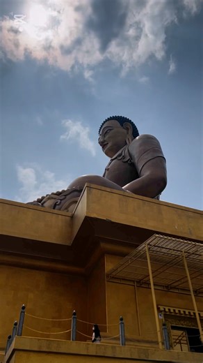📍The Buddha Dordenma statue (Buddha Point). Standing tall at 169 feet, the Buddha Dordenma statue (Buddha Point) is one of Bhutan's most iconic landmarks. Perched on a hill overlooking Thimphu Valley, this magnificent golden statue offers breathtaking panoramic views, a peaceful atmosphere away from the city, and incredible photo opportunities. Whether you're seeking spiritual inspiration or simply want to admire Bhutanese craftsmanship, Buddha Point is a must-visit destination. #thimphu #bhuta
