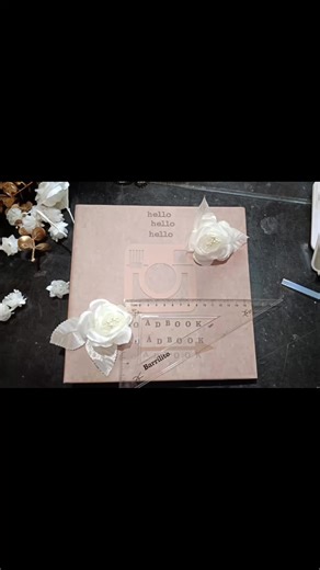 Apoya tu cabeza en mi hombro, dime que me quieres, mi amor, dime que me quieres otra vez, que me quieres, mi amor🎶 #moncherrisclavel #manualidades #albumdeboda #14defebrero #sanvalentin