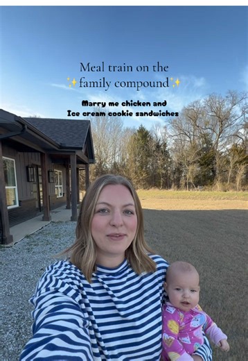 I’m gonna need those ice cream cookie sandwiches every week please 🤤🤤 #familycompound #mealtrain #dinnerideas #marrymechicken #weeknightdinner