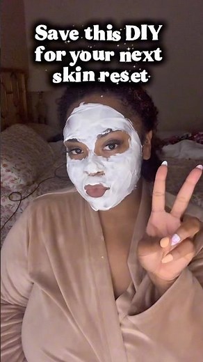 DIY 2 Ingredient Face Mask | Tea Tree & Greek Yogurt ✨