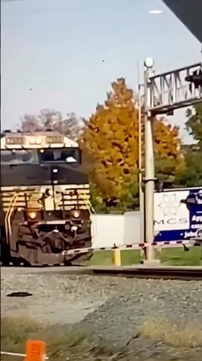 Train Hits RR Crossing Gate! Norfolk Southern Fast Train In Kentucky! JawTooth #shorts See Full Vid