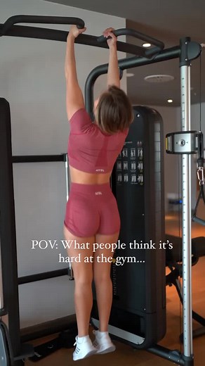 One of the harder exercises at the gym isn’t? 😅 🎥@fitnessflo.pro 🪡Outfit link in BIO ✔️@spalato_spa #carolinegravity#teamgravity#beabl#fitness#gym#fitnesstips#gymtips#fitnesshacks#gymhacks#Workout#glutesworkout#glutes#personaltrainer#fitgirl#fitnessgirls#gymgirls#reels#gymrat#motivation