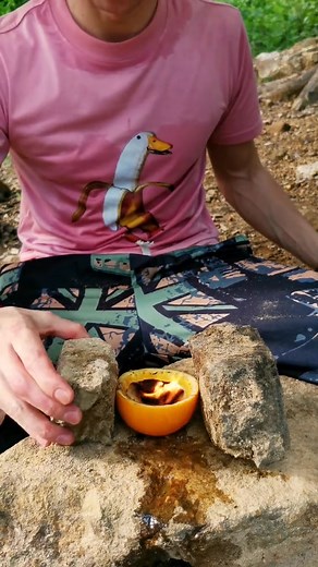 🍊 How to Use One Orange Instead of a Campfire and a Tea Cup - Unusual Outdoor Trick. An orange can serve as both fuel and a cup. A handy trick for survival and outdoor experiments. #outdoors #survival #forest #camping #bushcraft #cooking | Bush craft