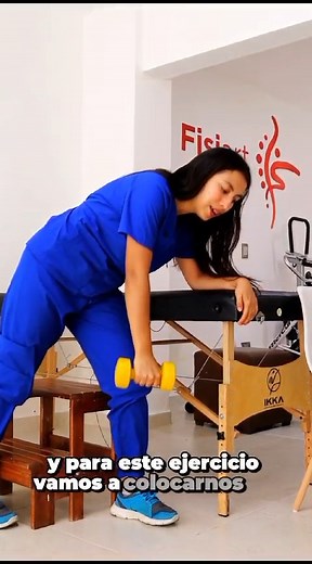 Descubre los ejercicios de Codman 🏋️‍♂️ En este video, te explicamos los ejercicios de Codman, una técnica de rehabilitación temprana para el hombro. Estos ejercicios utilizan movimientos pendulares para ayudar a mejorar la movilidad y reducir el dolor. Ideal para quienes están en la fase inicial de recuperación tras una lesión en el hombro. En Fisiart, estos ejercicios se incluyen en el proceso de rehabilitación después de una correcta evaluación por parte de nuestros especialistas. | Fisiart