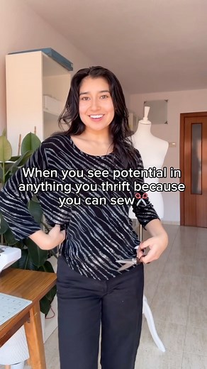 Tracy Garcia on Instagram: "Love how the final top turned out🖤 #thrifted #upcyclingideas #croptops #diyclothes #slowfashion #beforeandafter #sewingismytherapy #sewinglife #recyclingproject #thrifter #sewing #sewingblog"