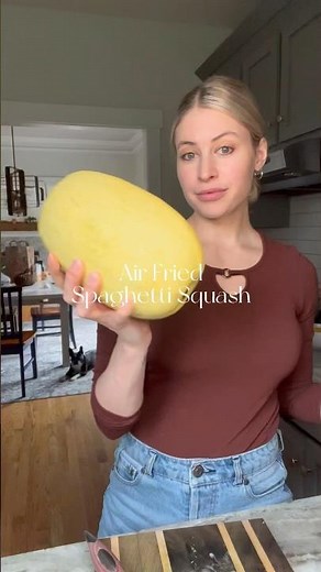 Air Fryer Spaghetti Squash 🥰🙌🏼 #easyrecipe #spaghettisquash #airfryerrecipe #healthyrecipes