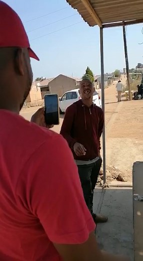 Engaging Outdoor Conversation Captured on Smartphone