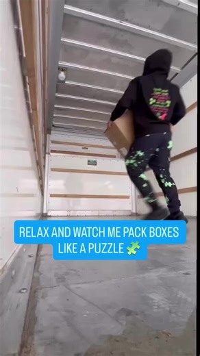 Satisfying straight boxes pack from the moving puzzle 🧩 #movingcompany #nc #satisfying #uhaul #movinghelp