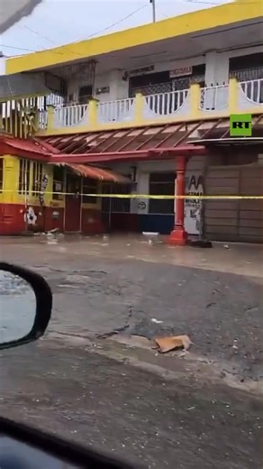 Looting begins as Hurricane Melissa hits Jamaica 🇯🇲 Report claims ATM stolen, business robbed in Highgate, St. Mary Footage: Giovanni R. Dennis | crime_alerts_