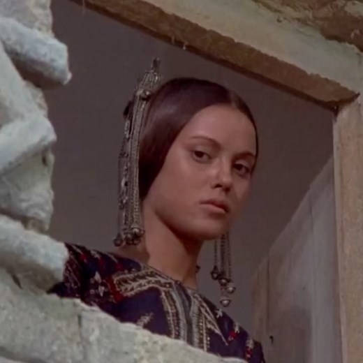The Afghan Muse on Instagram: "Arabian Nights (1974) Original title: Il fiore delle mille e una notte (The Flower of the Thousand and One Nights) Directed by Pier Paolo Pasolini and released in 1974, the film adapts stories from One Thousand and One Nights and was shot on location in Yemen, Iran, and Nepal. Pasolini avoided studio-built fantasy, choosing real landscapes and local participants to shape the film’s visual world. The clothing and jewelry seen on screen are drawn from locally worn dr
