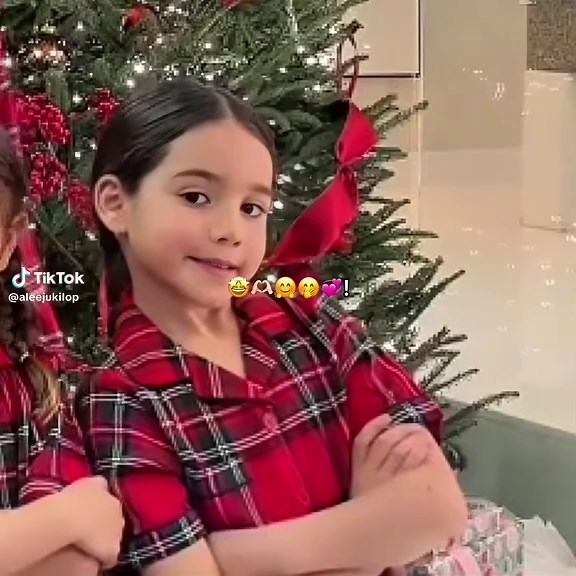 Mañana cumpleaños Kimita 🥳🫶🏻💘✨ || @Kimberly Loaiza @JD Pantoja || cc: @𝐅ｅ𝐫.ᐟ💕✿ || #fypppppppppppppppppppppppp #paratiiiiiiiiiiiiiiiiiiiiiiiiiiiiiiiiii #viral #jukilop💎🎀