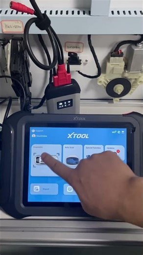 Lost all your keys? The XTOOL X100MAX2 is your all-in-one key programmer and diagnostic tool.