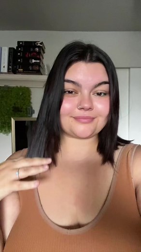 Short Bob Haircut for Round Face: DIY at Home