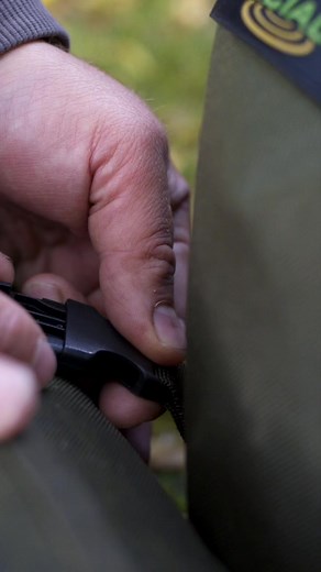 🐋 SPECIMEN UNHOOKING MAT🐋 * Compact design but suitable for specimen fish * Innovative pull cord turns a flat mat into a cradle * Made from a tough and durable 600D fabric * Fish friendly waterproof inside * With double layered foam inner * Clips for fastening onto the Specialist Rucksacks and Roving bag * Pegging points Generously padded, with a soft, wipe clean contact surface and toughouter material, the same as used on the Specialist Luggage Range. They feature reinforced webbing carry han