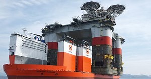 The Enormous Ship That Submerges Itself to Carry Entire Oil Rigs