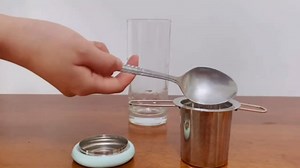 Tea Infusers for Loose Tea, Stainless Steel Tea Strainer Loose Leaf Tea Steeper with Large Capacity Extra Fine Mesh Tea Diffuser Fits Mugs, Cups, Teapots Tea Filter with Folding Handles and Lid -Green