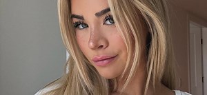 Emily Elizabeth Stuns Fans With 'Rare Back Shot' In Tiny Bikini