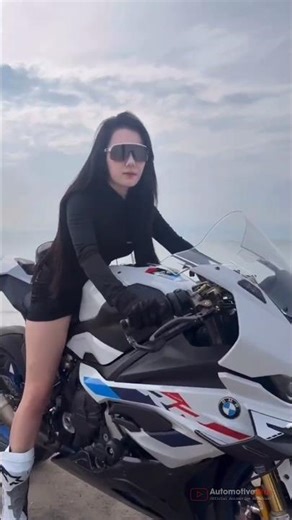 2026 BMW S1000 RR R ❤️🤍💙