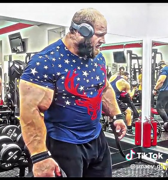 Hulk transformation 🔥 . . #andreysmaev #fyp #winterarc