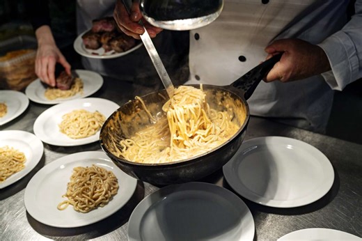 The Real Reason Pasta Tastes Better at a Restaurant, According to Chefs
