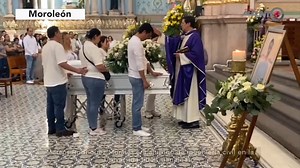 120K views · 1.3K reactions | ️Este jueves, entre oraciones y lágrimas, familiares, amigos y la comunidad despidieron a los jóvenes estudiantes de la Universidad de Guanajuato que perdieron la vida en el trágico accidente del martes. Lee la nota completa  https://erz8.short.gy/ekPlTH | Periódico correo | Facebook