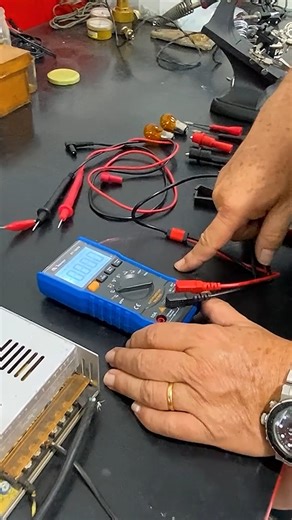 COMO USAR UM MULTÍMETRO!!!!!!!! #vintage #oldclassic #carrocomqualidade #automobile #carrosclassicos | Oficina Lorandi