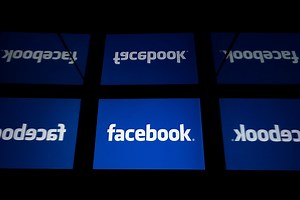 Facebook 'Labels' Posts by Hand, Posing Privacy Questions