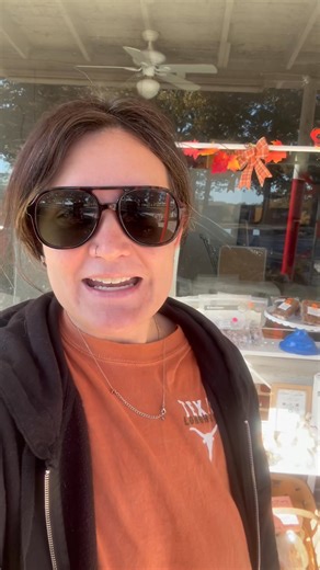 Happy Sunday yall!!! Farm stand is OPEN🧡🧡🧡 Today’s menu is: pumpkin cinnamon rolls, pumpkin loaf with crumble topping, pup chow, in the cooler: Carmel apple trifle, bread pudding, ham and cheese scones 🧡🧡🧡 puppy treats are out today along with simmer pots!!! Come check us out today!! 5321 Blackridge road 🥰 | Triple R Farm