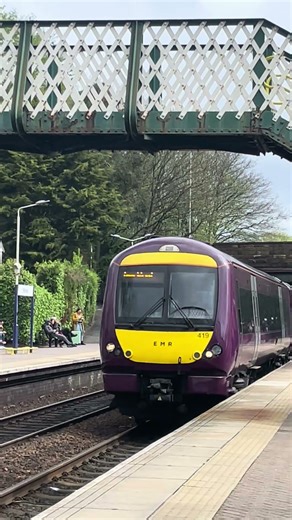 British Rail class 170 arrives into Widnes 18/4/26