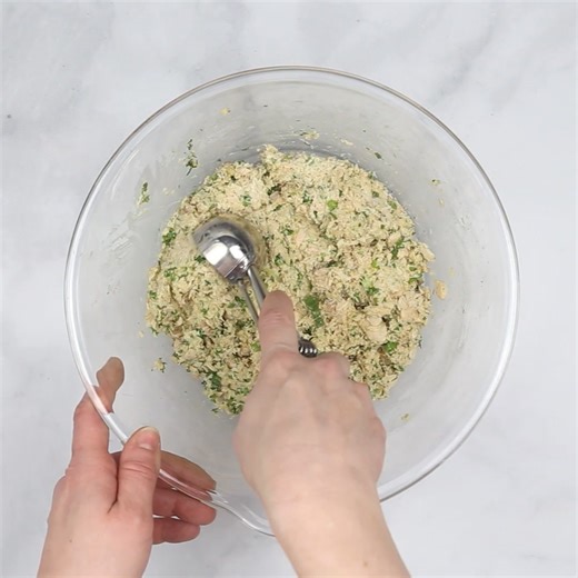 Made quick and easy with delicious canned salmon and fresh herbs, my salmon patty recipe will knock your socks off! GET THE RECIPE: https://www.yellowblissroad.com/salmon-patties-recipe/ | Yellow Bliss Road