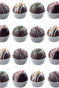 Experience chocolate bliss with our Hot Chocolate Bomb recipes —a quick treat for your customers to enjoy. Salted Caramel Hot Chocolate Bombs - https://bit.ly/3VOtT9l Mint Chocolate Hot Chocolate Bombs - https://bit.ly/3P8GHDB Double Dutch Hot Chocolate Bombs - https://bit.ly/4gQGJf5 Peppermint Dark Chocolate Hot Chocolate Bombs - https://bit.ly/4gNNhez Click the links to explore these recipes and more! #dawnfoods #horchocolatebombs #holidayrecipes | Dawn Foods | Facebook
