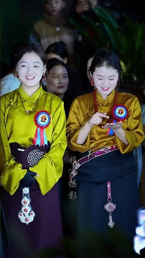 What did the Tibetan sister draw in the palm of her hand? 💖