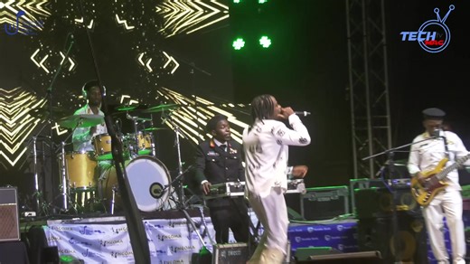 Master H is joined on stage by 216 whiskey as they perform the smash hit "Gore" | TechMag.TV