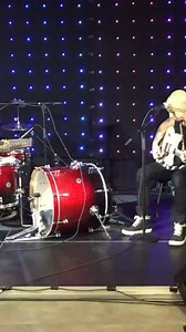 The Marxophone is a fretless zither played via a system of metal hammers. It features two octaves of double melody strings in the key of C major (middle C to C’’), and four sets of chord strings (C major, G major, F major, and D7). Sounding somewhat like a mandolin. Jada Jada. ✖️♥️ | Dregen