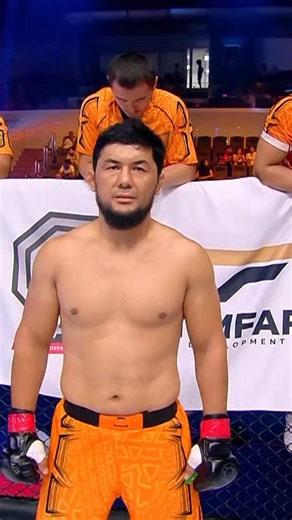 Bobur Abdulazizov on Instagram: "Instagram top sxema 📊: 2014년 개봉한 영화 “인터스텔라(Interstellar)”*는 우주를 배경으로 한 SF 영화이지만, 그 중심에는 결국 사랑과 시간에 대한 이야기가 있습니다. 블랙홀과 상대성 이론보다도 더 오래 남는 것은, 딸을 향한 쿠퍼의 마음이 끝내 시간을 넘어 닿는 순간들이죠. 우주 한가운데서도 인간의 감정은 가장 강력한 힘으로 남아 있다는 메시지는 조용하지만 깊게 다가옵니다. 이 영화의 감정을 완성시키는 건 한스 짐머의 반복되는 오르간 선율입니다. 처음엔 차갑게 들리지만, 시간이 흐를수록 심장 박동처럼 가슴에 남아 관객을 붙잡아두죠. 특히 쿠퍼가 과거의 순간을 바라보며 절규하던 장면에서는 음악과 화면이 겹쳐지며 말로 설명할 수 없는 먹먹함을 남깁니다. 많은 사람들이 “이 음악만 들어도 그 장면이 떠오른다”고 말하는 이유도 바로 그 때문일 겁니다. 다시 이 영화를 보면, 인류의 미래에 대한