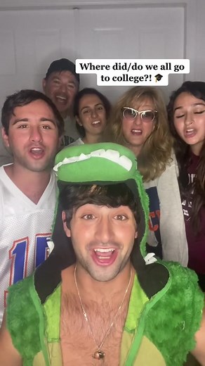 Parents had some strong genes 😂😱❤️ #IAmJazz #JenningsFamily #Arkansas #Florida #Harvard @sander_jennings @jazzjennings @griffenjennings