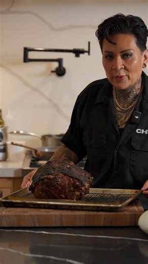 Chef Khristianne U on Instagram: "Prime Rib Roast 🥩 500 for 5 Method. Full Recipe in Caption 🖤 The 500-Degree Method. The core formula is to roast the prime rib at 500°F for exactly 5 minutes per pound, then turn the oven off and leave the roast undisturbed for two-3 hours. This method works by using a high initial heat to sear the outside and then allowing the retained heat in the turned-off oven to cook the interior gently and evenly. Remove the prime rib from the refrigerator 4-5 hours befo