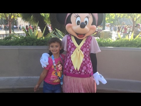 Meet & Walk with Minnie Mouse