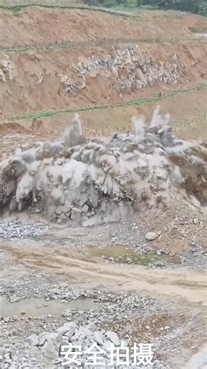 Frederick Xue on Instagram: "Carbon dioxide gas rock breaking system, non-chemical blasting, no flying stones, no shock wave, environmental protection, belong to Gas Physical Cracking. It is used instead of explosives in mining. Apply to quarry, road engineering, infrastructure construction, Open pit mine, coal mines, gold mines, tunneling WhatsApp: +86 18406599980 Frederick Email：Frederick@dlminingequipment.com Website learn more details: www.dinglimachinery.com #co2 #mining #rockbreaking #gasb