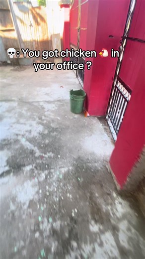 No that’s the clock ⏰ 🤣🤣 #fyp #iphone17promax #laugh #fyyyyyyyyyyyyyyyyyyy