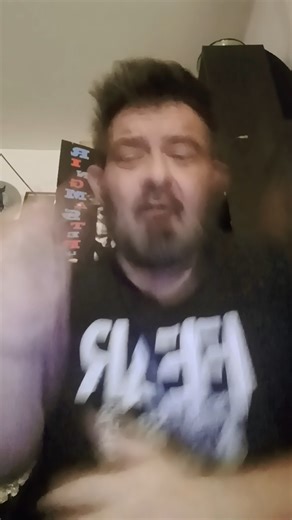 @JoE-GZ78 the sound of 0nE hand clapping Song