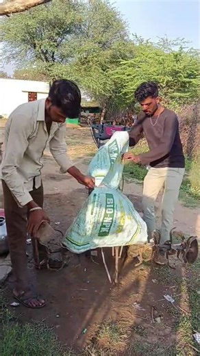 Aaj router chale khet mein jalayenge..🌾👳