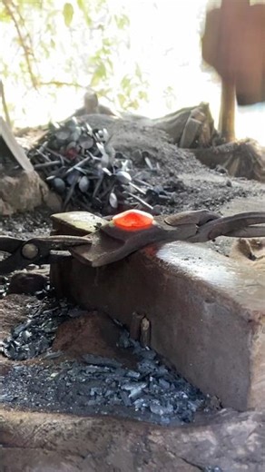 Part√569-How-a-Master-Blacksmith Makes-Hand-Forged-Nails #blacksmithing #ironwork #shorts
