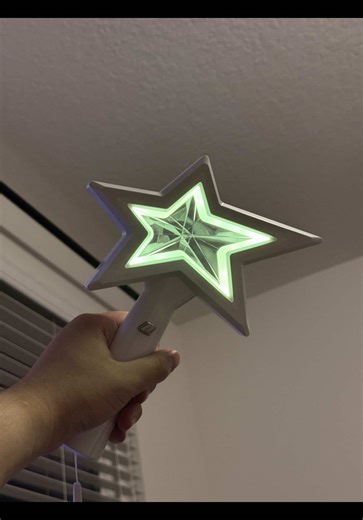 LISA Lightstick 'Star Light' Unboxing Experience