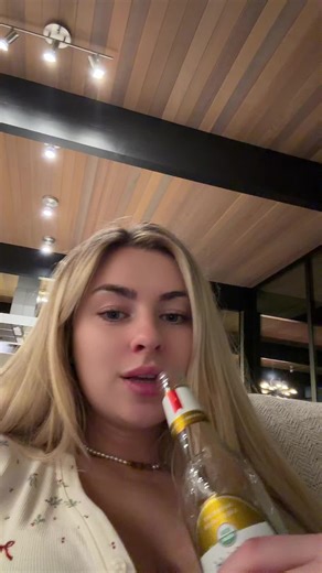 Male equivalent of saying “i work in finance” | finance