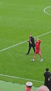🔊 Hugo Ekitike REALLY loves his Liverpool FC chant! 😂 The striker dances along with supporters after scoring the winner on his Merseyside derby debut. #lfc #liverpoolfc #liverpoolfootballclub #liverpool #lfcfans #liverpoolfcfans #liverpoolfans #lfcfamily #lfcworldwide #lfcnews #ynwa #HugoEkitike #Ekitike #MerseysideDerby #Anfield #anfieldstadium #anfieldroad | Theo Squires