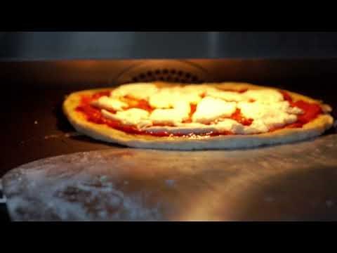 Cooking Pizza in the Anova Precision® Oven