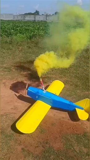 Rc plane with smoke bomb experiment #rcplane #smokebombs