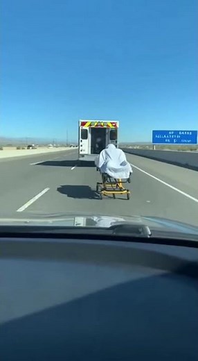 Ambulance FAIL! Stretcher FALLS Out on Highway!