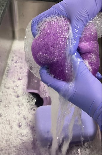 Lavender Fab Sponge Squeeze ASMR: Satisfying Squeaks & Pine-Sol
